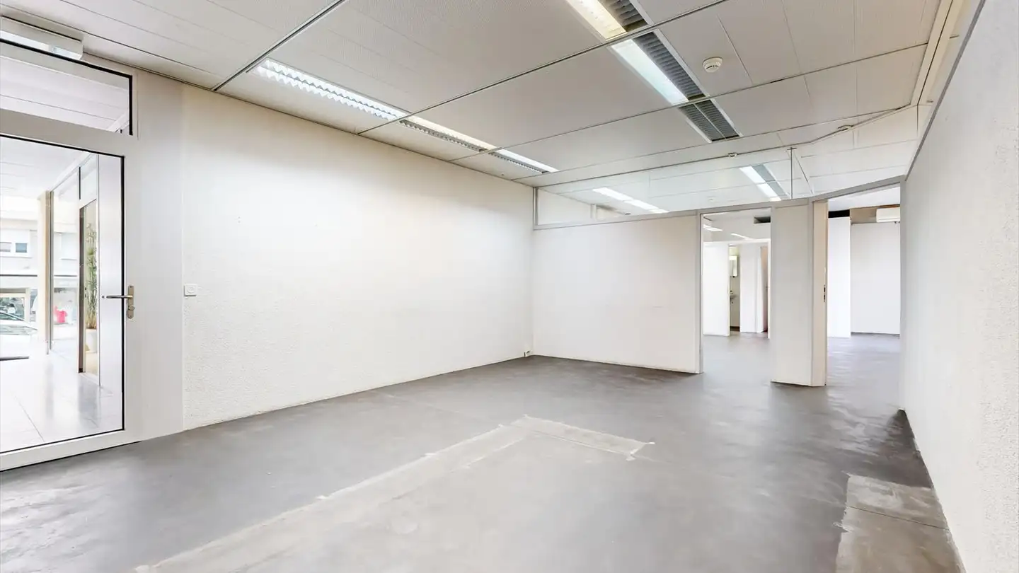 Commercial for rent - Rue Igor Stravinski 2, 1820 Montreux - Photo 2