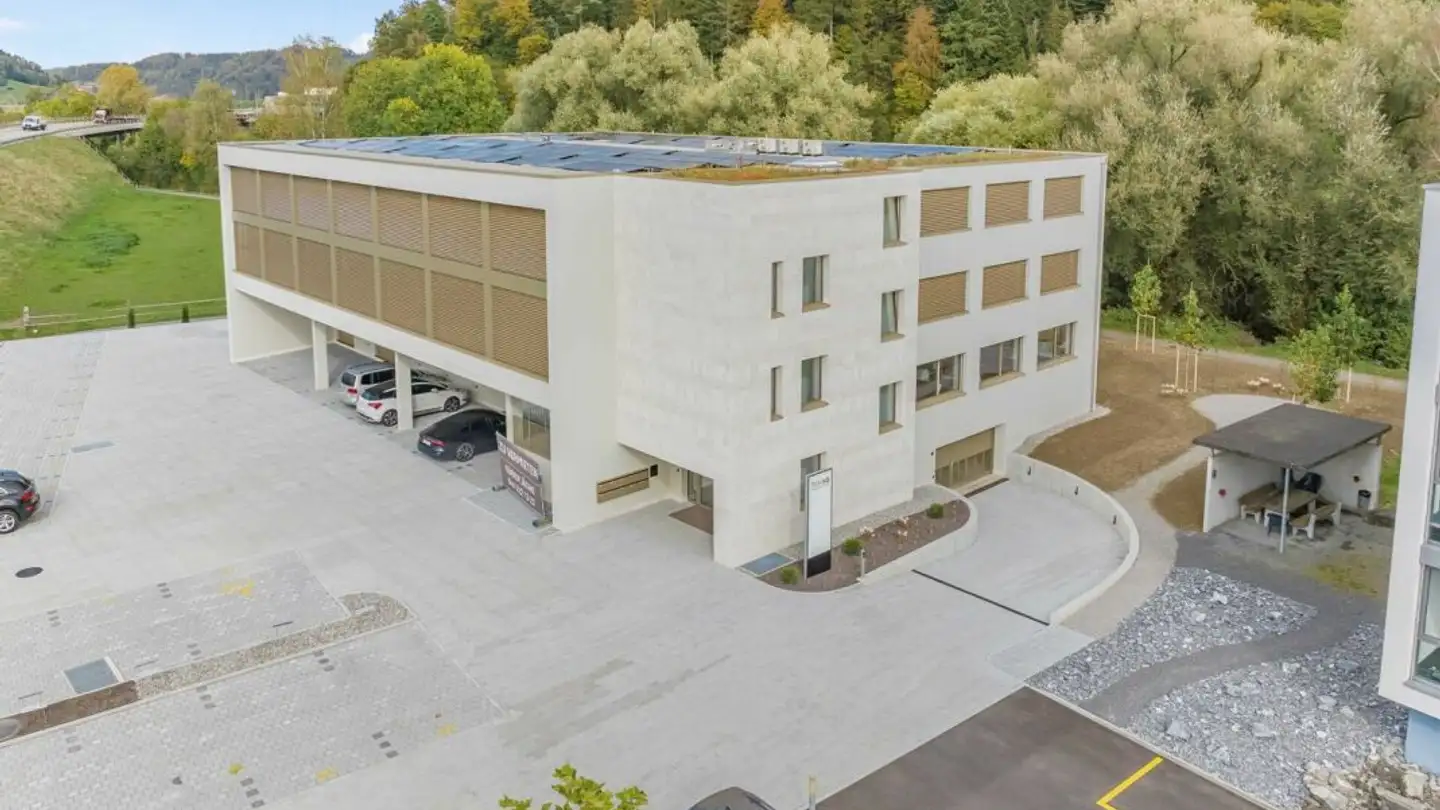 Office space for rent - Kantonsstrasse 1, 6246 Altishofen