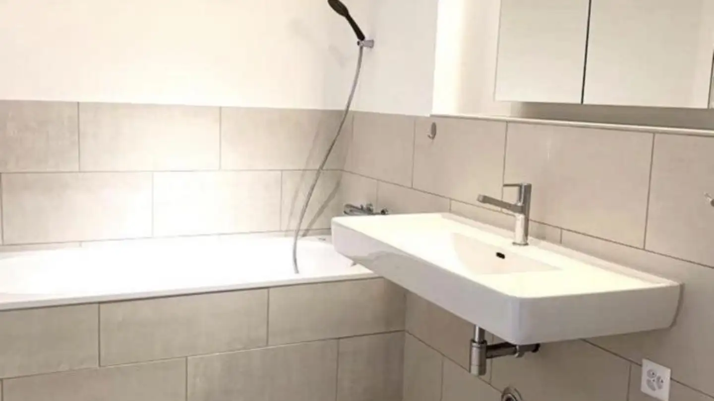 Wohnung mieten - Sandrainstrasse 8, 8156 Oberhasli - Foto 2