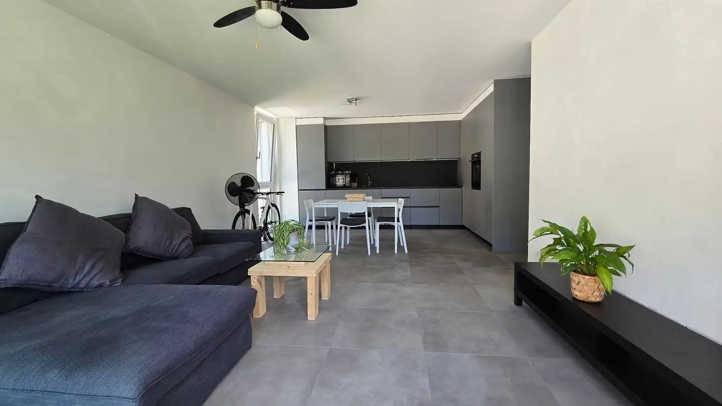 Appartement à louer - Piazza Stazione 14, 6537 Grono