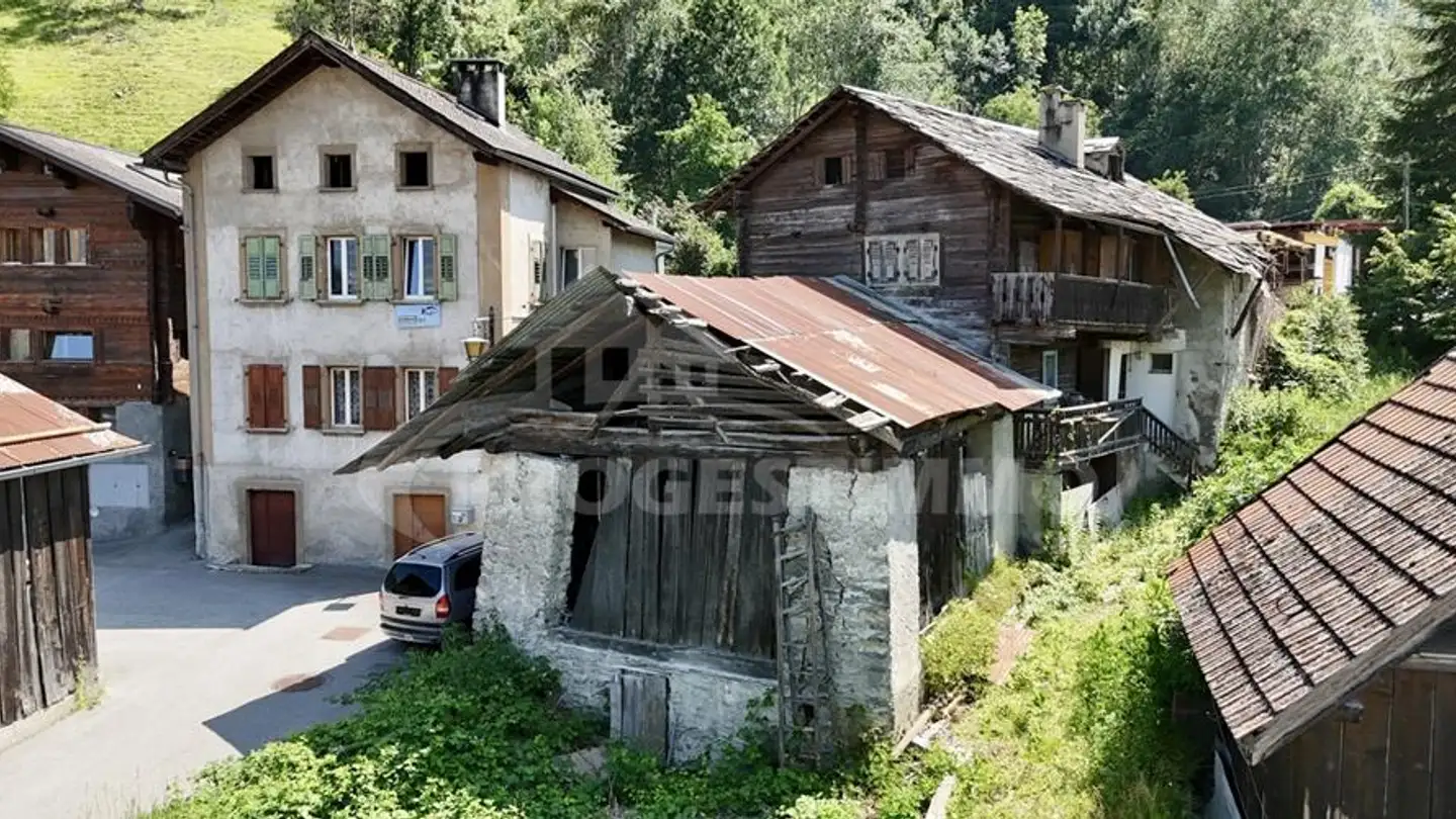 Residential building for sale - 3966 Chalais