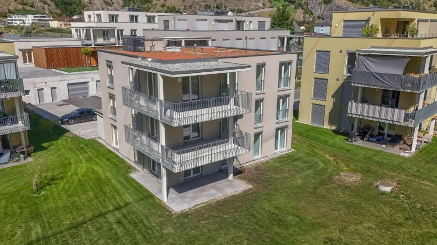 Residential building for sale - 3942 Raron
