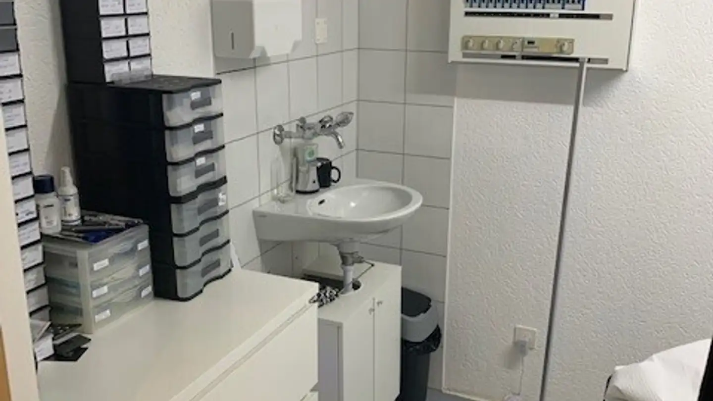 Commercial for rent - Avenue De La Gare 52, 1618 Châtel-St-Denis - Photo 3