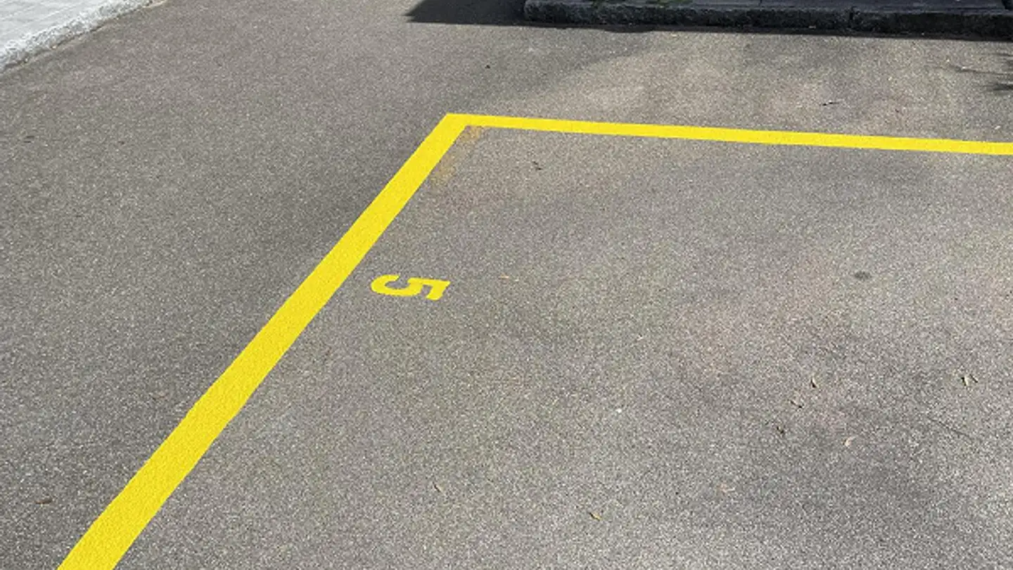 Place de parking extérieure à louer - Brunnenwiesen 7, 9320 Frasnacht - Photo 2