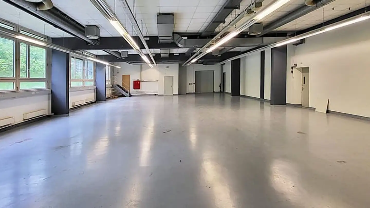 Commerciale in affitto - Eichtalstrasse 57, 8634 Hombrechtikon - Photo 2