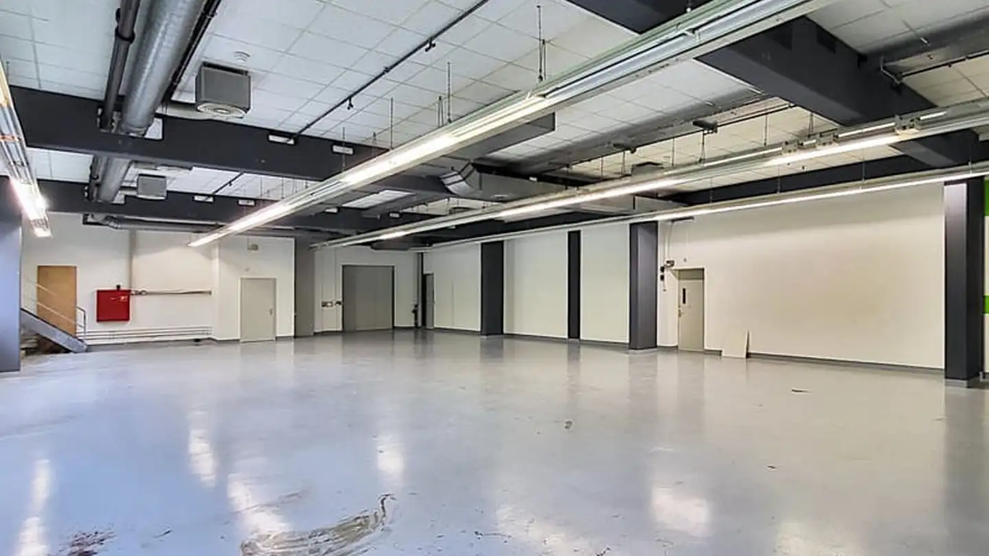 Commerciale in affitto - Eichtalstrasse 57, 8634 Hombrechtikon - Photo 3