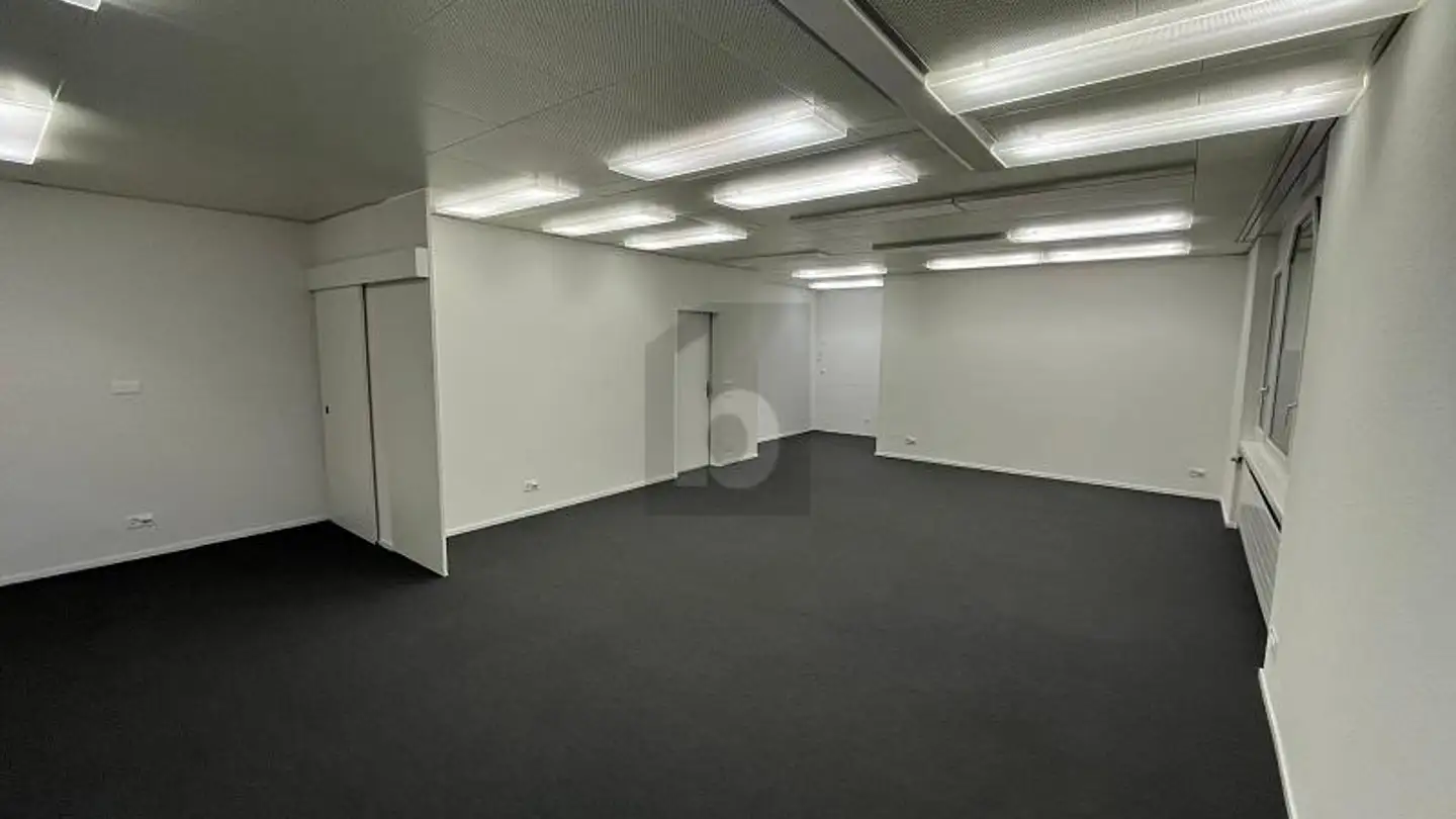 Office space for rent - 6274 Eschenbach LU