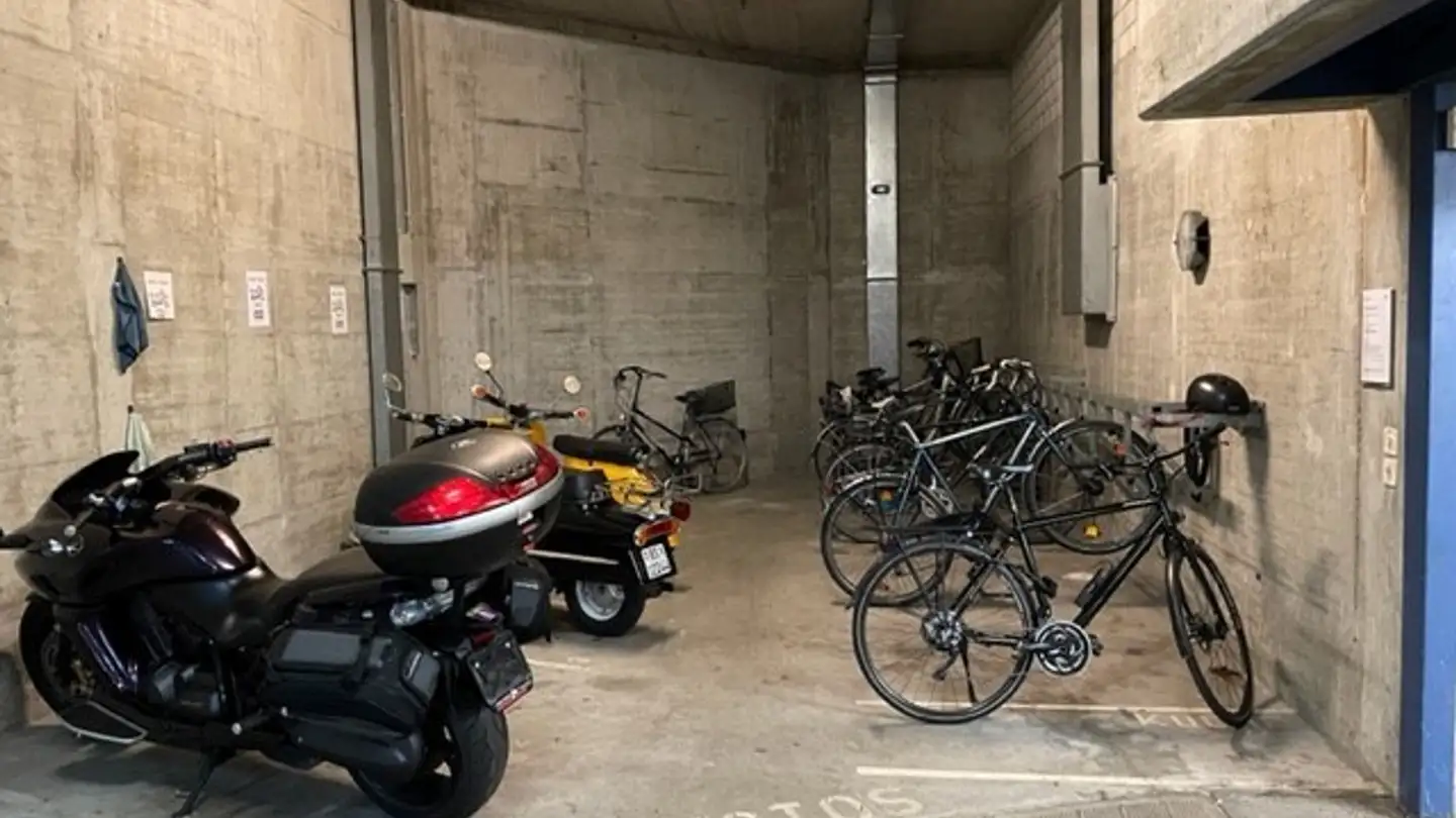 Parcheggio interno per moto in affitto - Habsburgerstrasse 15, 4055 Basel