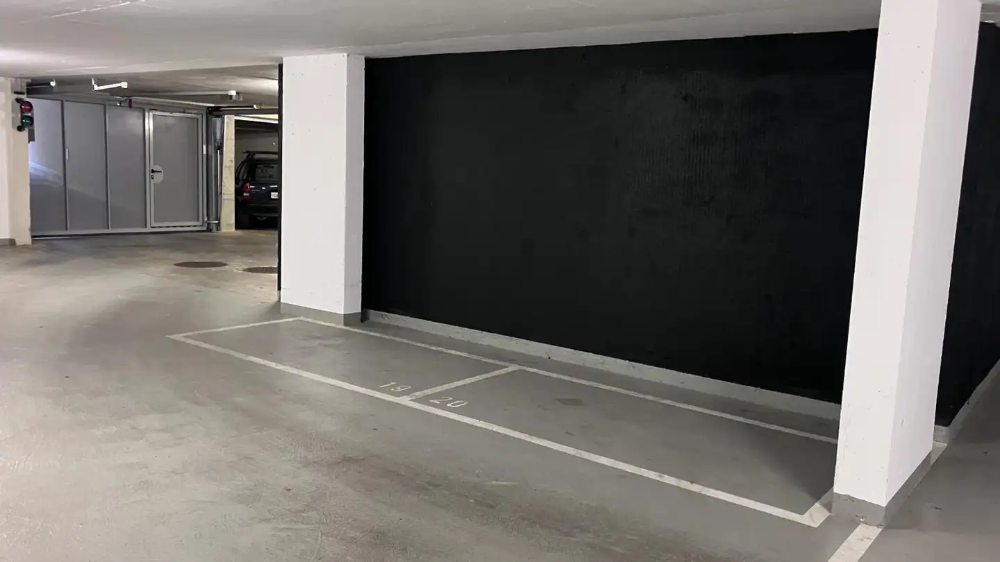 Überdachter Motorradparkplatz mieten - Chemin De La Bessonnette 7, 1224 Chêne-Bougeries