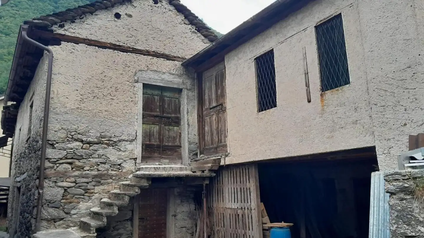 Constructible plot for sale - 6713 Malvaglia