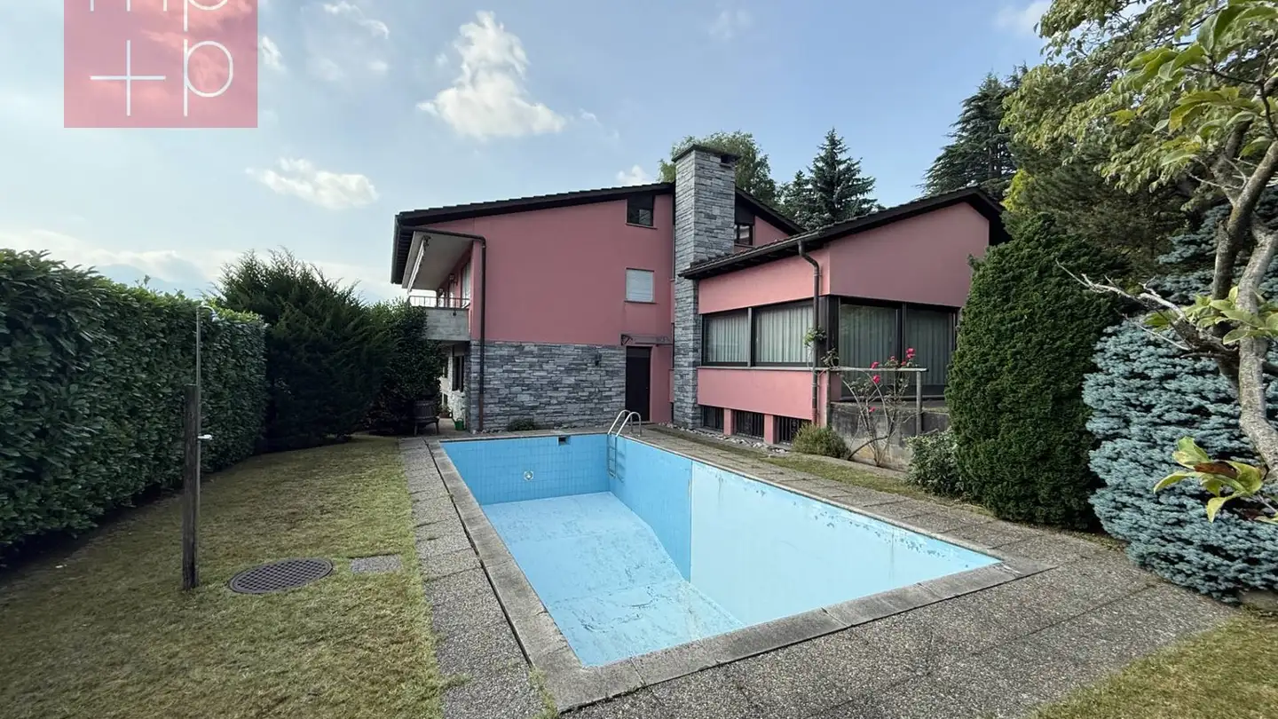 Villa for sale - 6965 Cadro