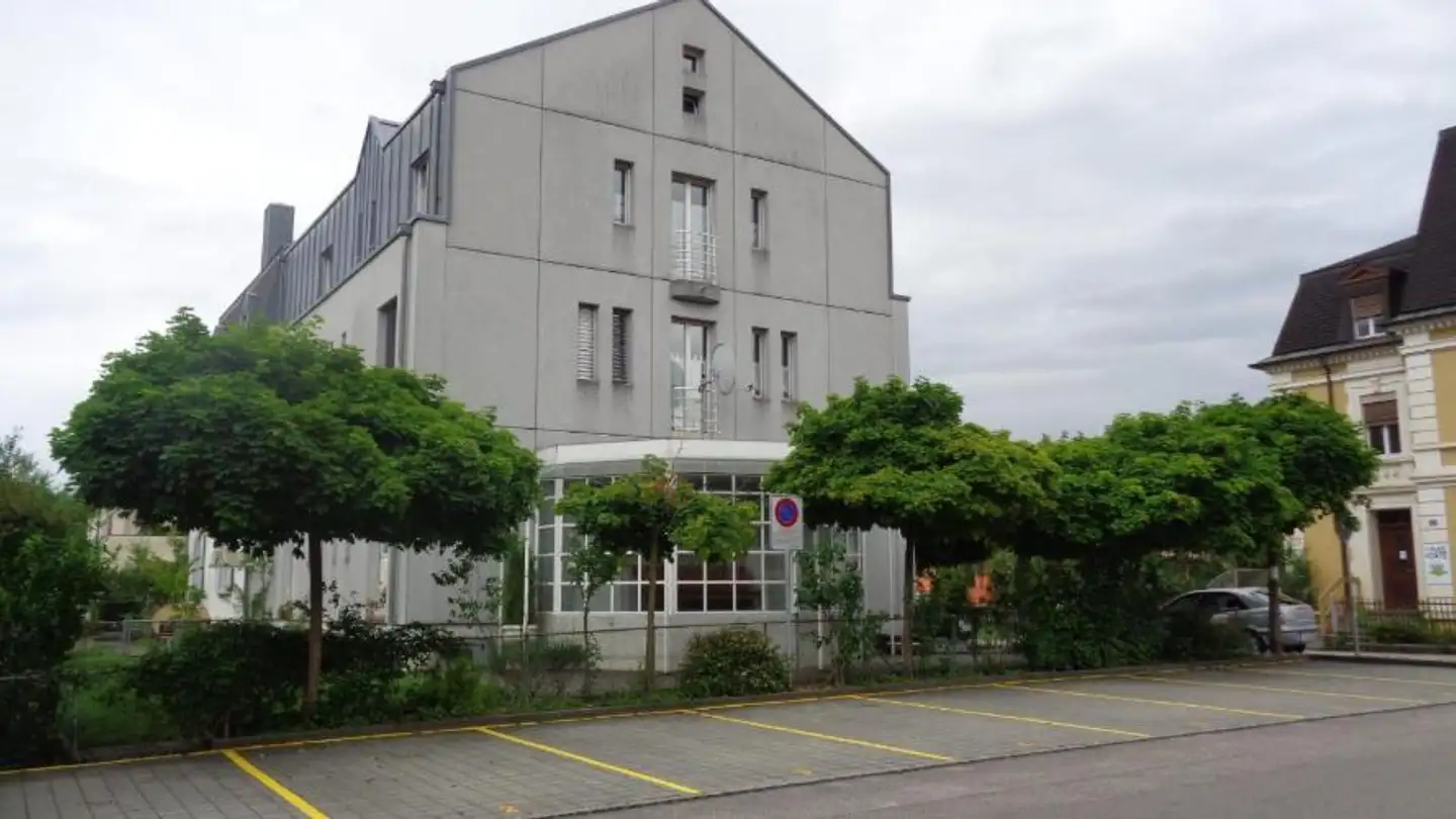 Parkplatz im Freien mieten - Rue Franche 37, 2800 Delémont - Foto 3