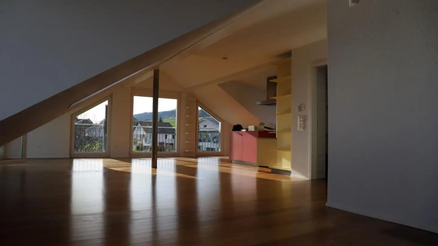 Dachgeschosswohnung mieten - Leberenstrasse 9, 8572 Berg TG