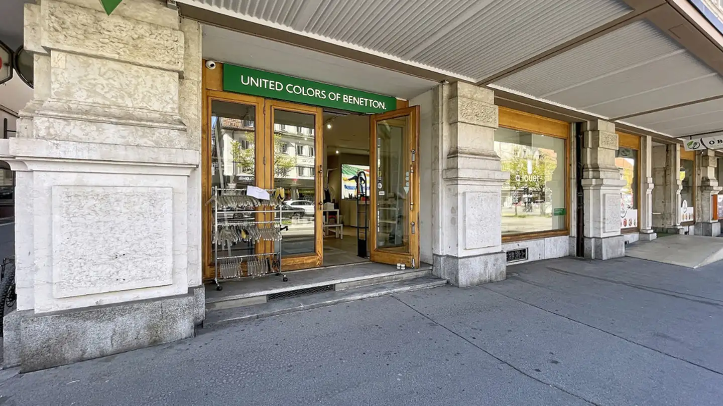 Negozio in affitto - Avenue Léopold-Robert, 2300 La Chaux-de-Fonds