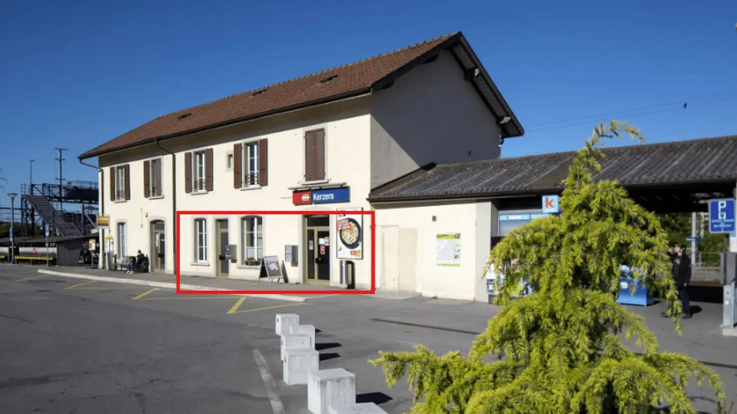 Commercial for rent - Bahnhofplatz 1, 3210 Kerzers