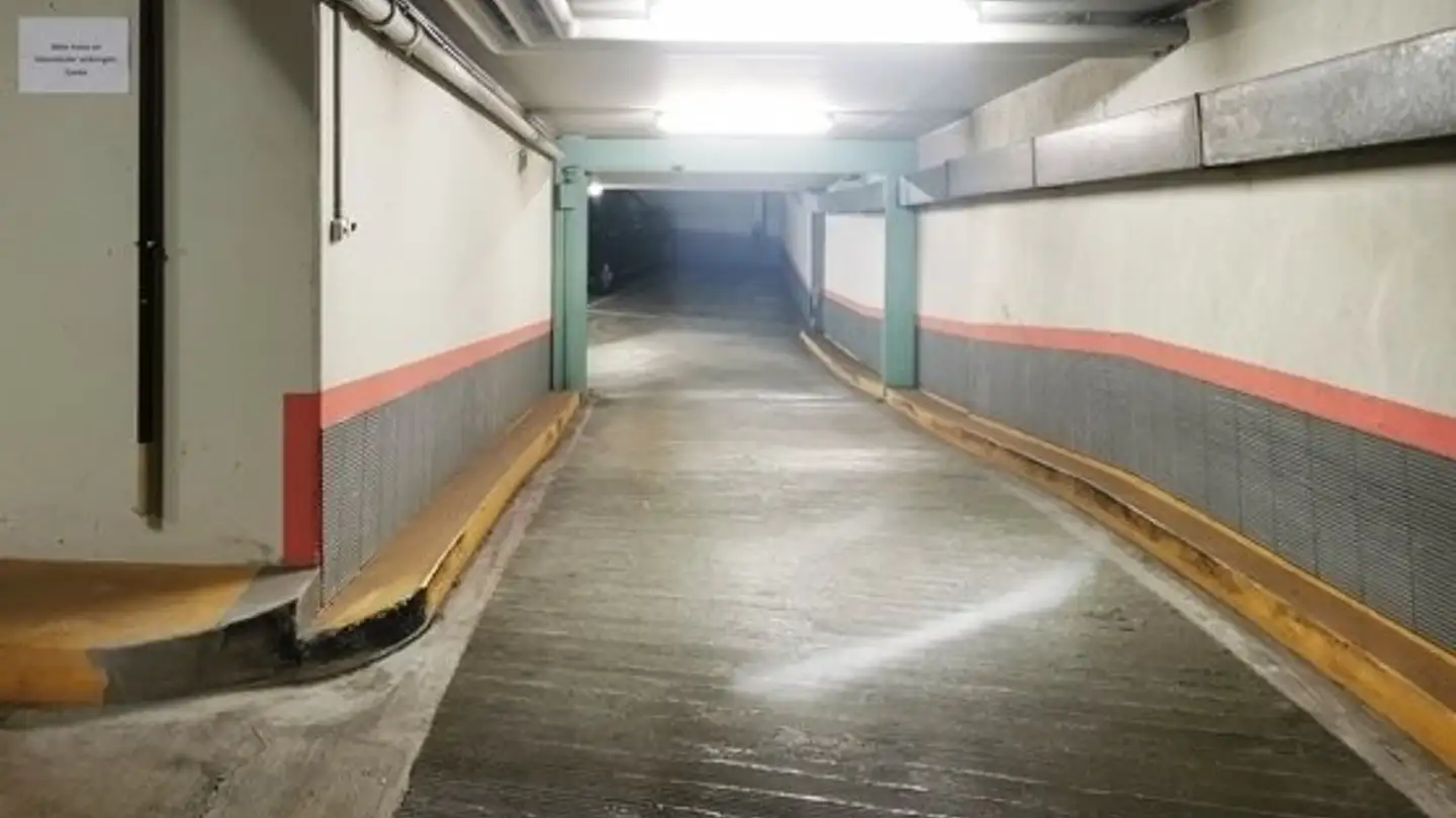 Place de parking souterraine à louer - Birsigstrasse 80, 4054 Basel - Photo 2