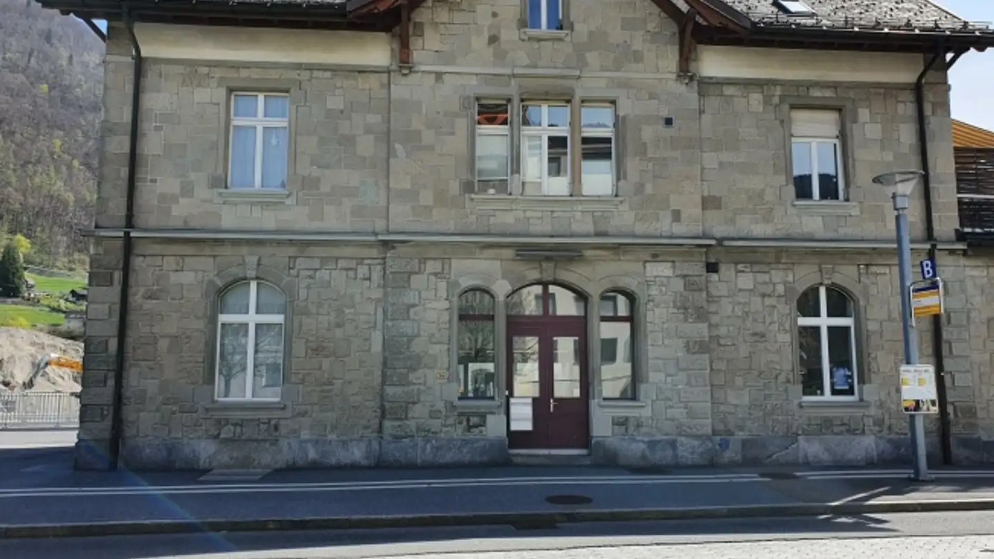 Grande magazzino in affitto - Bahnhofstrasse 34, 8752 Näfels