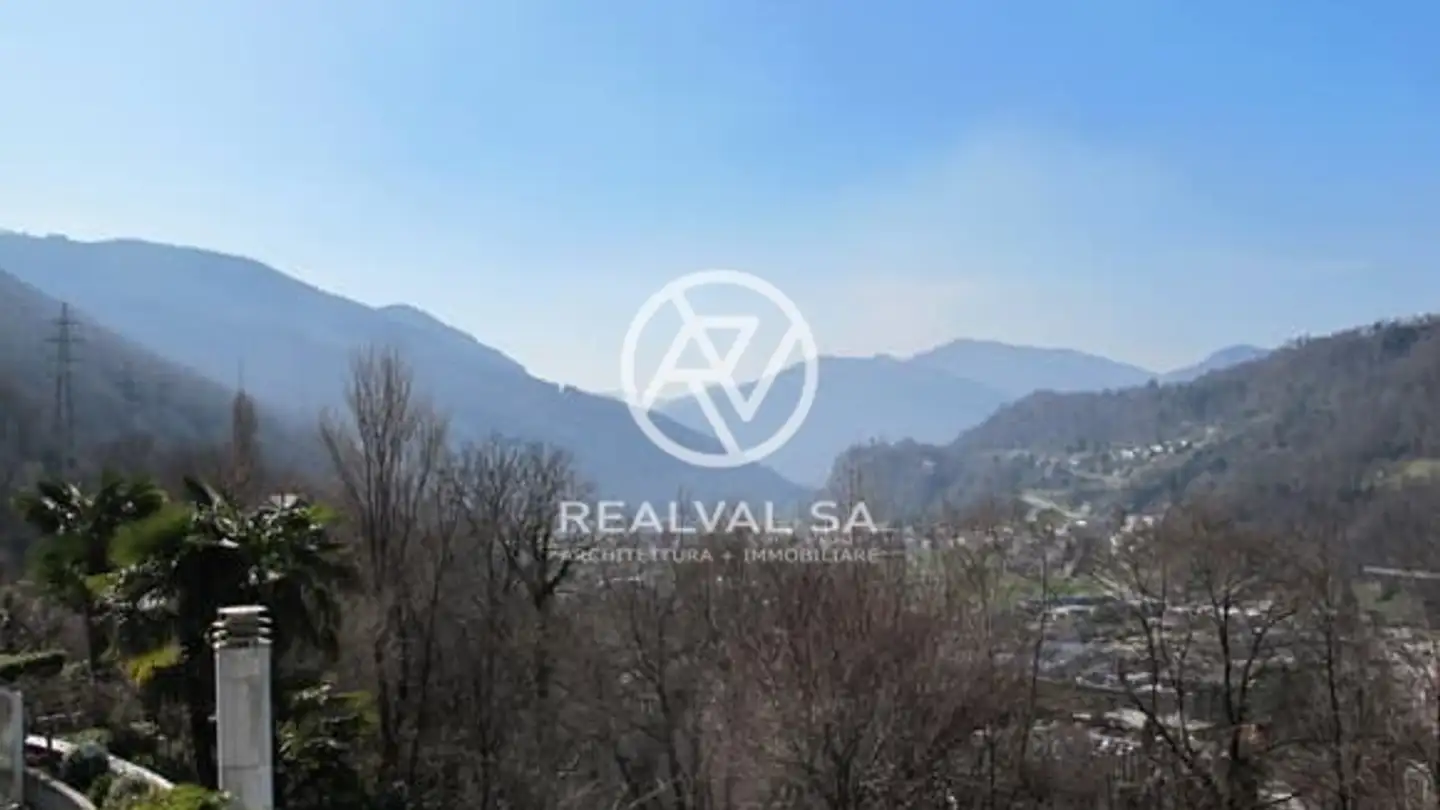 Stepped house for sale - 6916 Grancia