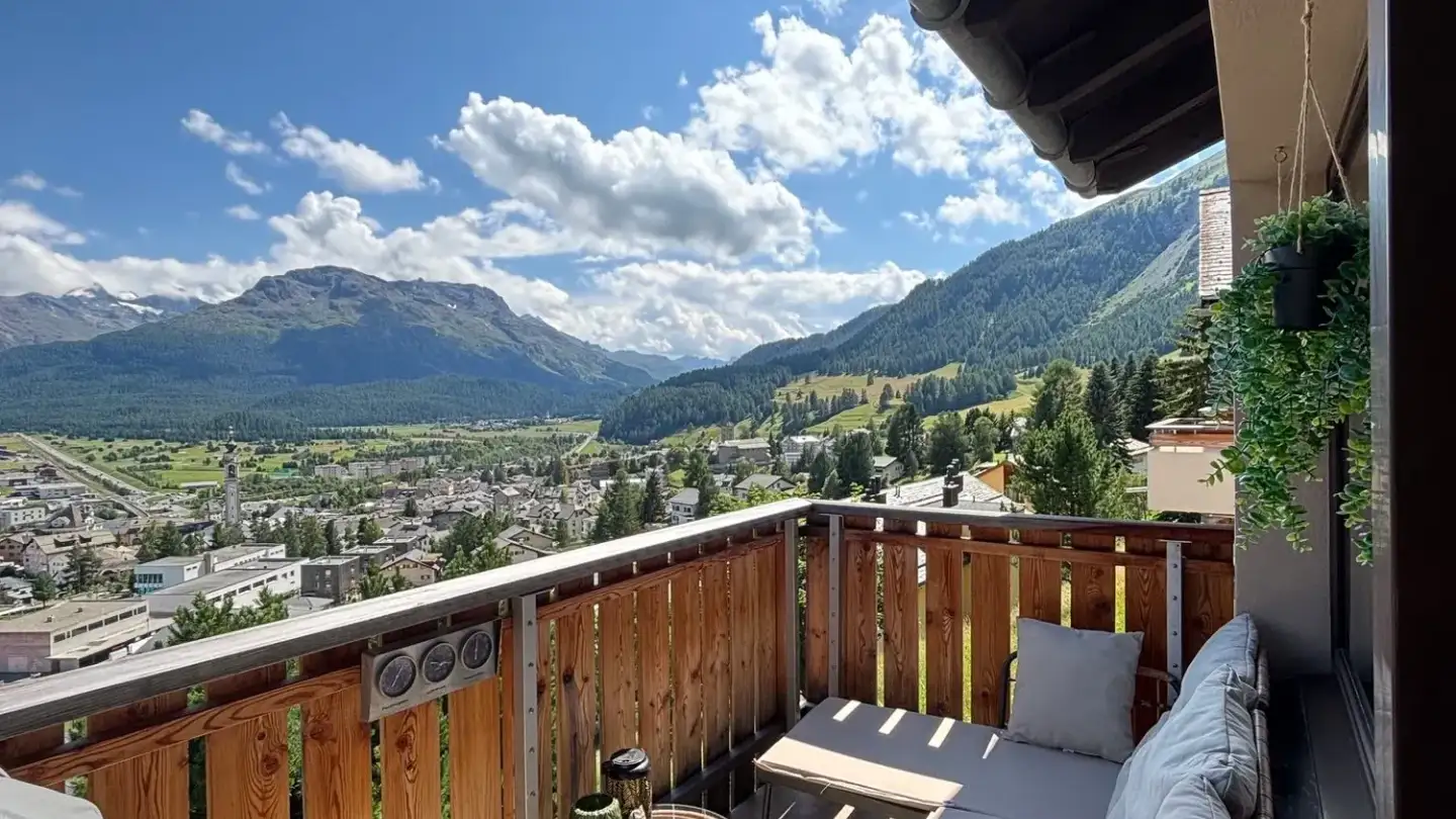 Attic flat for rent - Quadrellas, 7503 Samedan