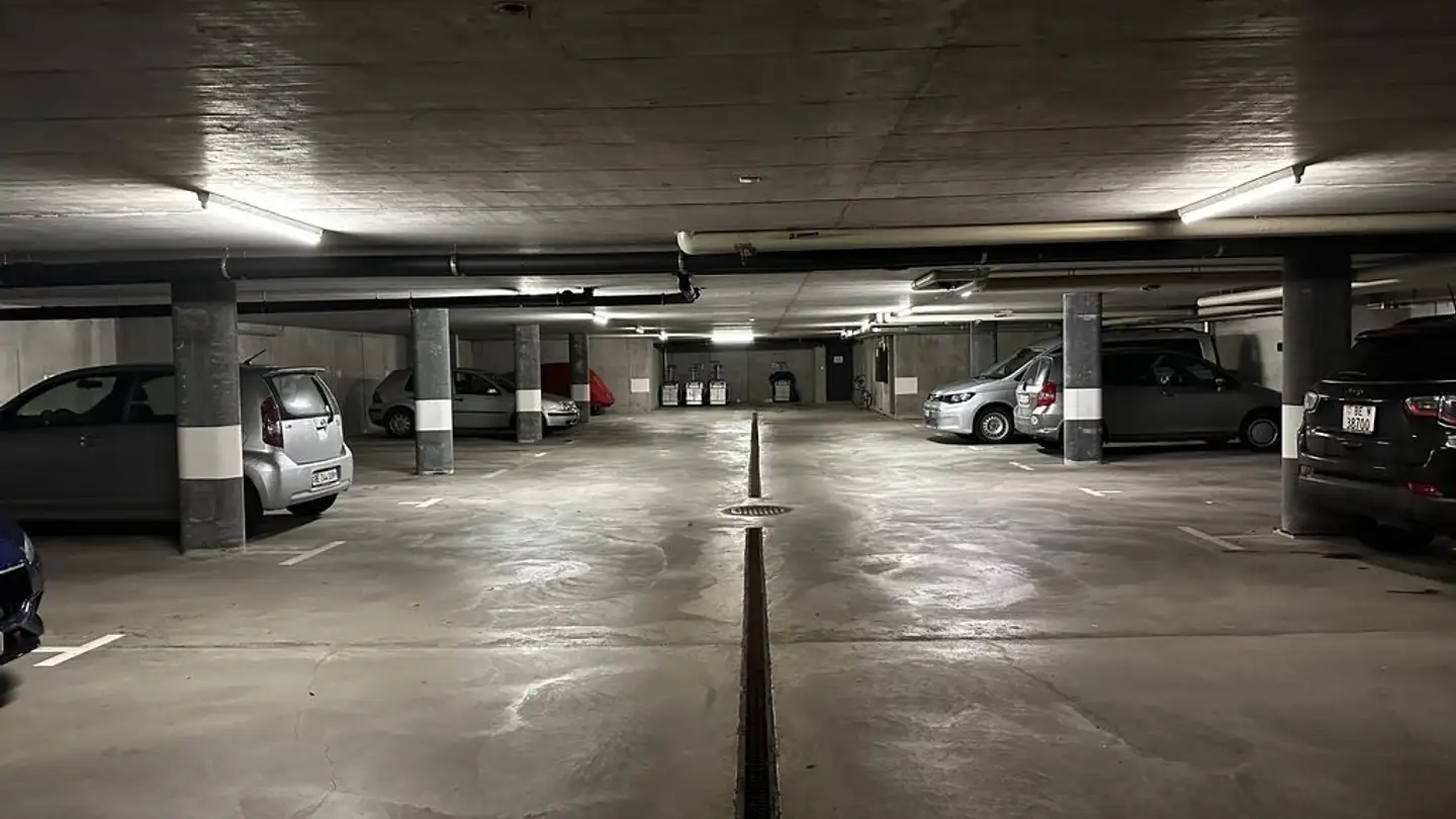 Tiefgaragenstellplatz mieten - Grubenstrasse 1, 3123 Belp - Foto 3