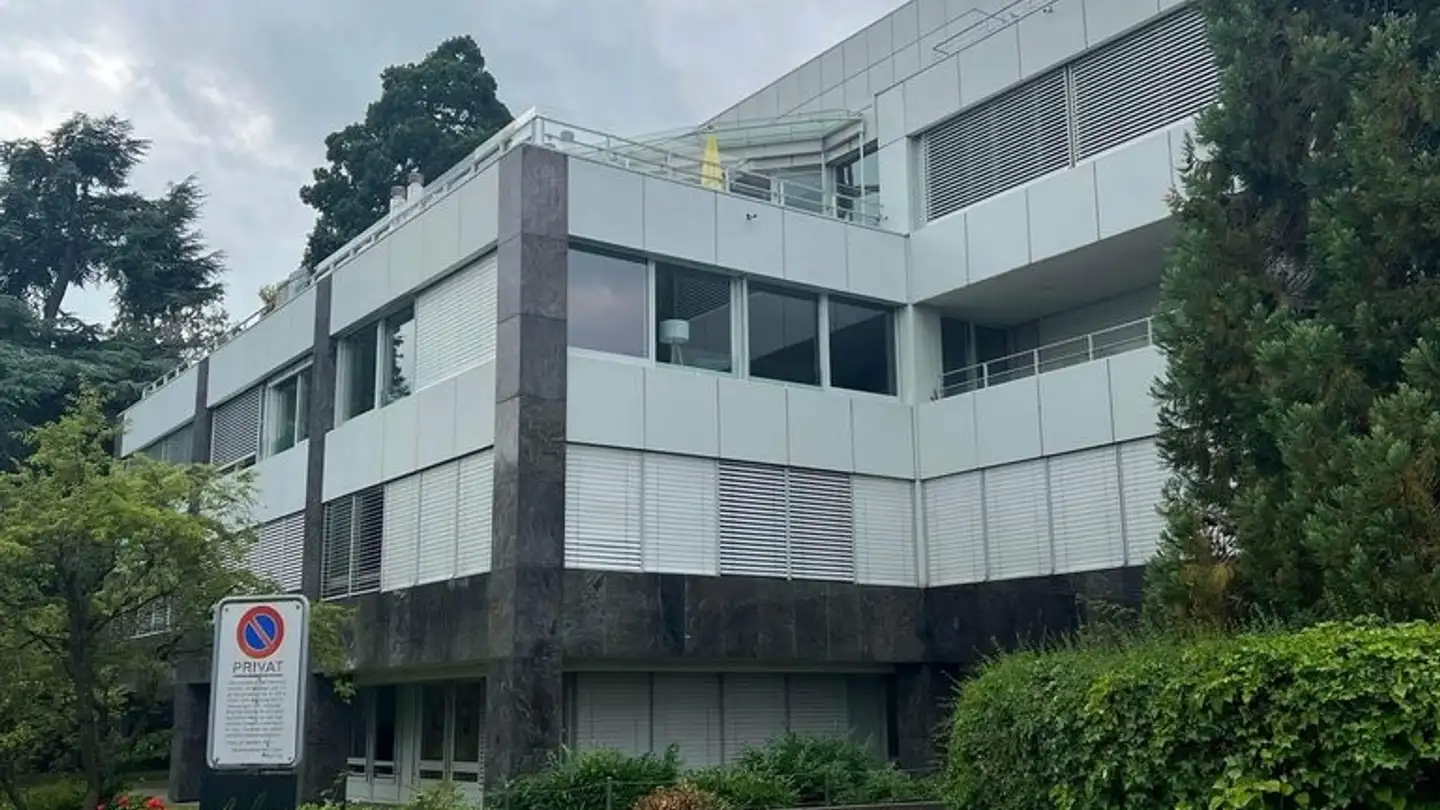 Tiefgaragenstellplatz mieten - Im Park 20, 8800 Thalwil