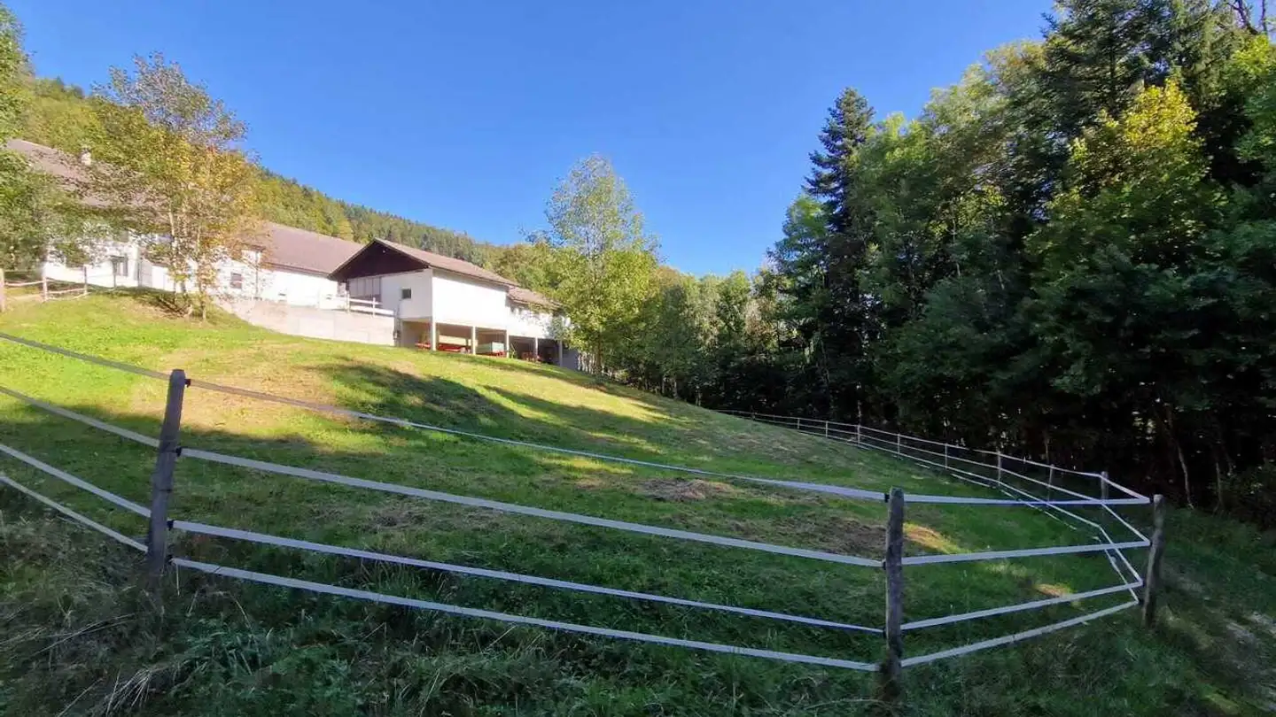 Edificio ad uso misto in vendita - Route De La Roche 1, 2855 Glovelier - Foto 4