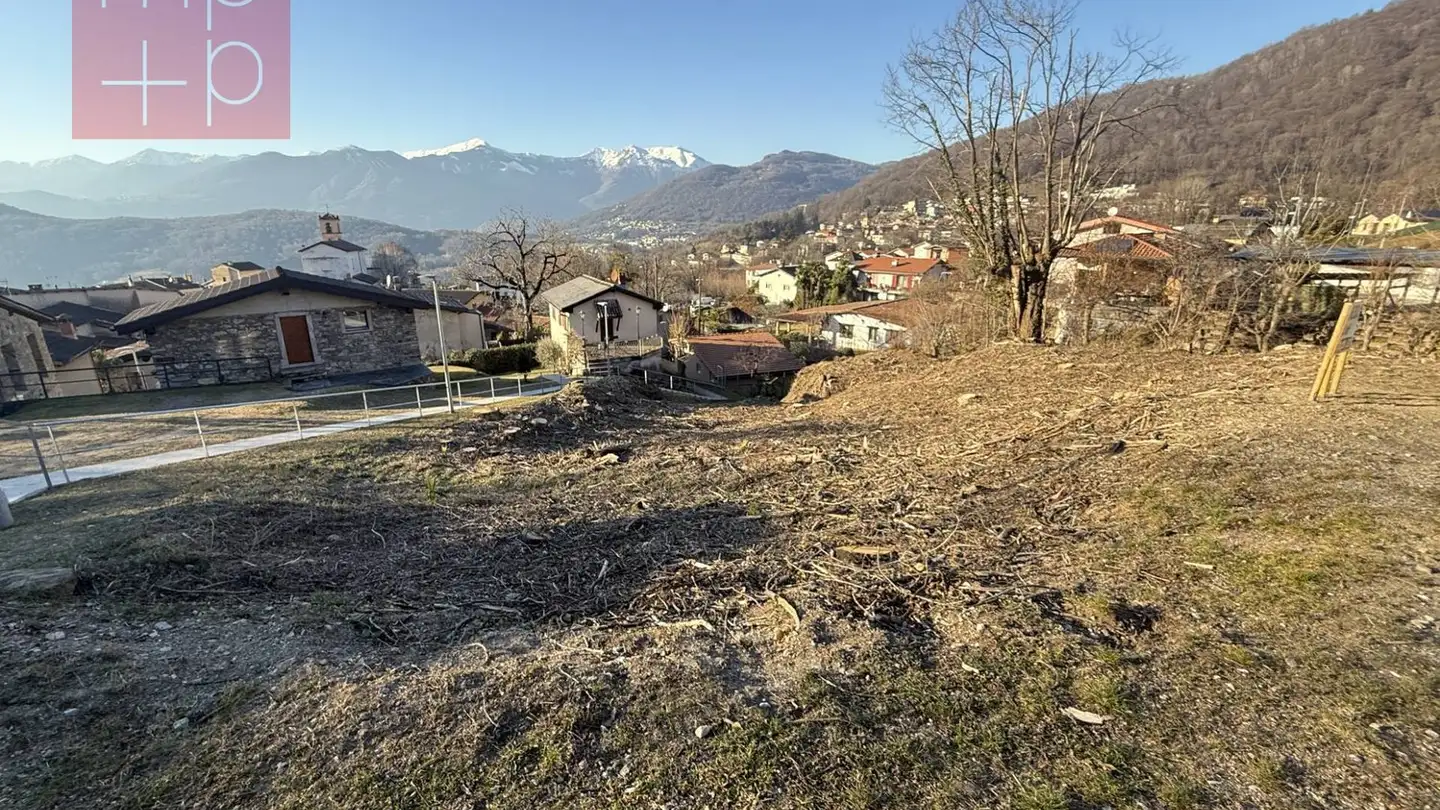 Constructible plot for sale - 6966 Villa Luganese