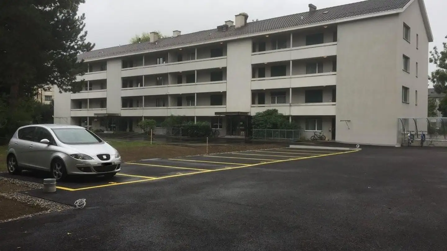 Place de parking extérieure à louer - Endlikerstrasse 95, 8400 Winterthur