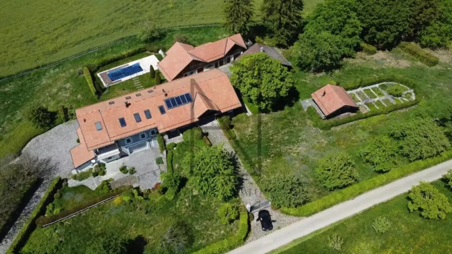 Villa in vendita - 1186 Essertines-sur-Rolle