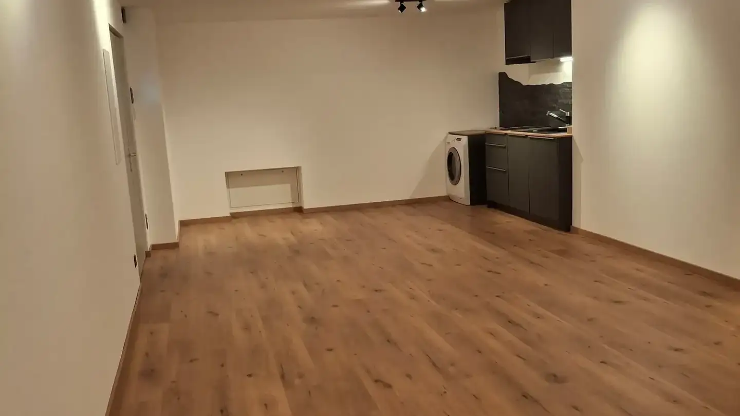 Commercial à louer - Kronenstrasse 7, 9243 Jonschwil