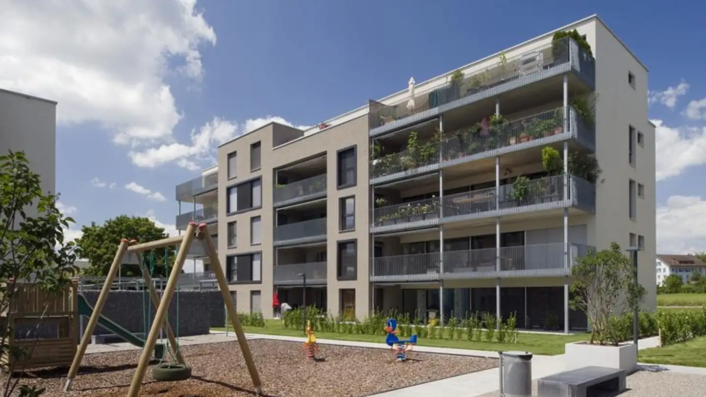 Appartement à louer - Zürichstrasse 49a, 8340 Hinwil - Photo 2