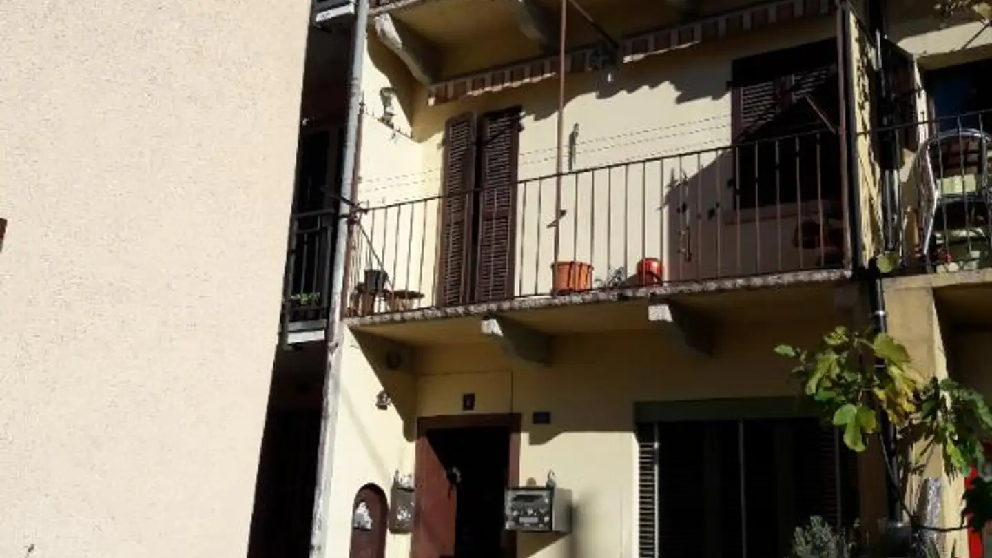 Stepped house for sale - Via Stazione 4, 6828 Balerna