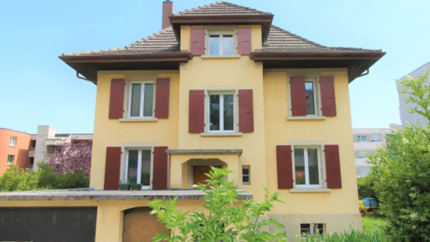 Edificio residenziale in vendita - 2068 Hauterive NE
