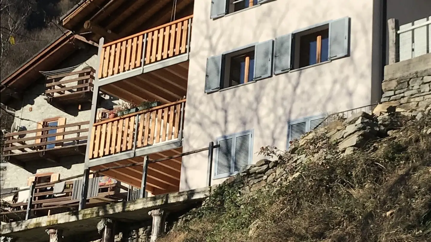 Casa singola in vendita - Via Fontanol, 6542 Buseno