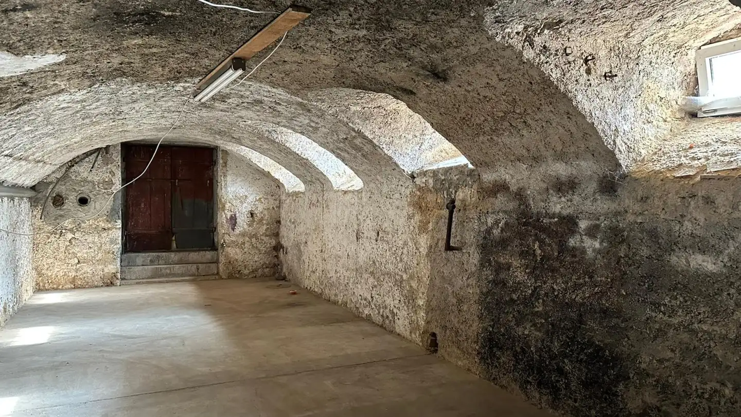 Cantina divisa in affitto - Rue Pierre-Jolissaint, 2610 St-Imier