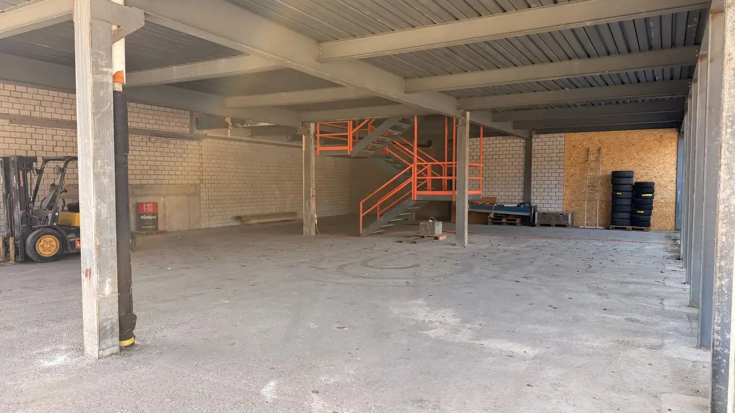 Commercial à louer - 8630 Rüti ZH