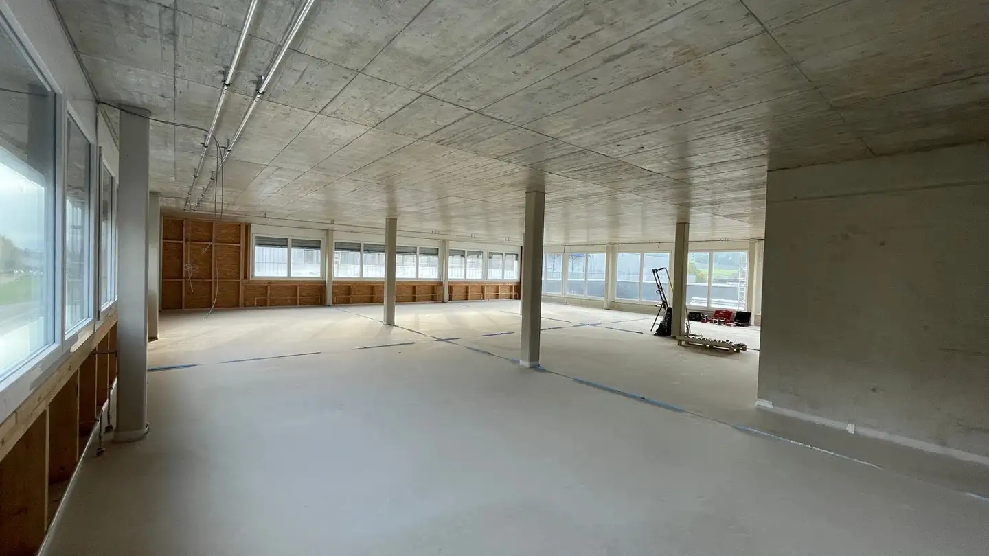 Commercial à louer - Römerstrasse 9, 2555 Brügg BE