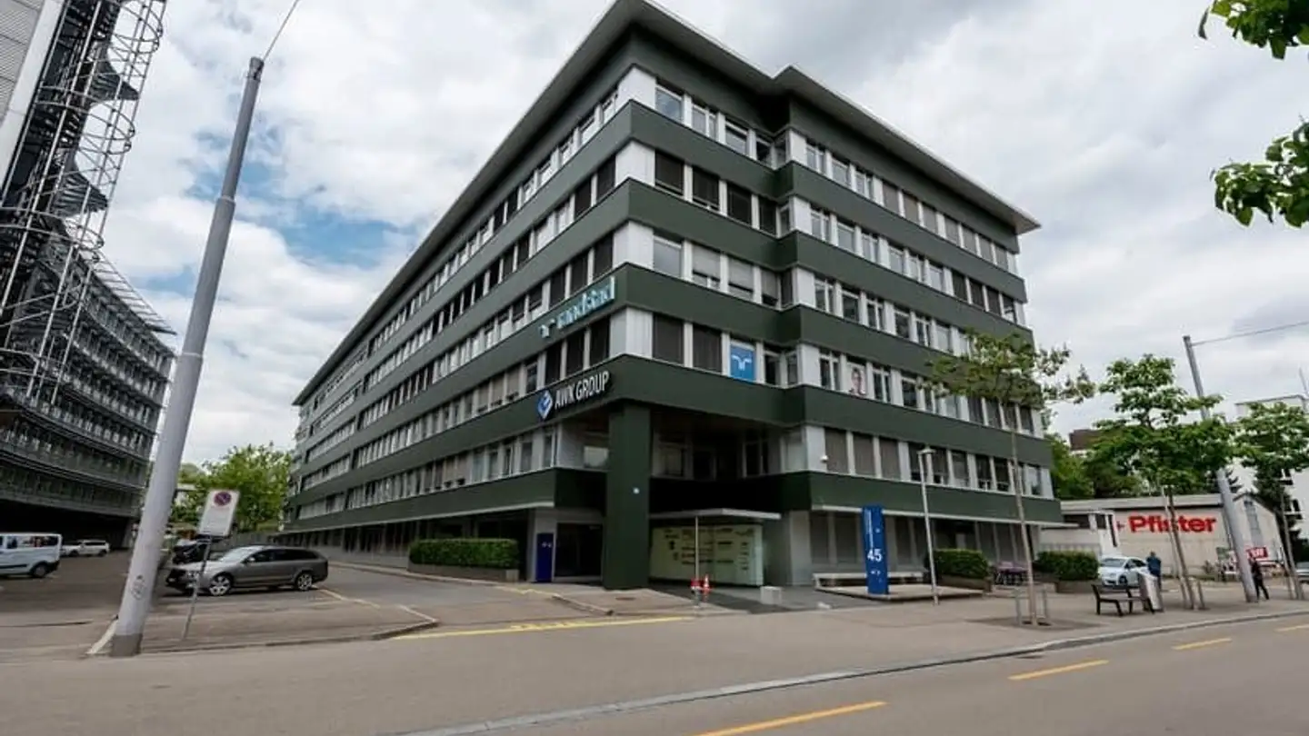 Commercial à louer - Thurgauerstrasse 60, 8050 Zürich