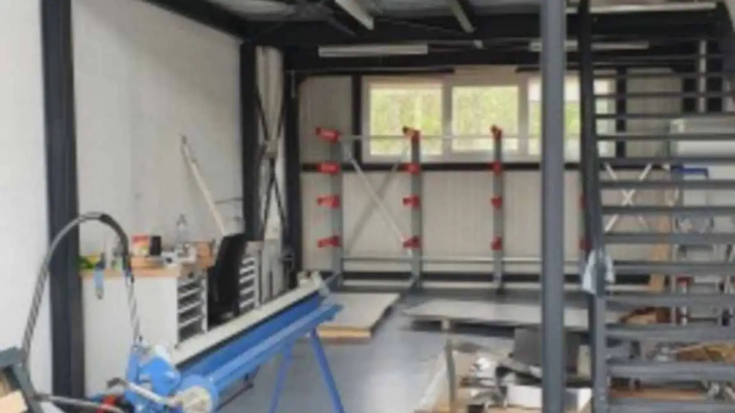 Garage à louer - Zone Industrielle Les Portettes, 1312 Eclépens