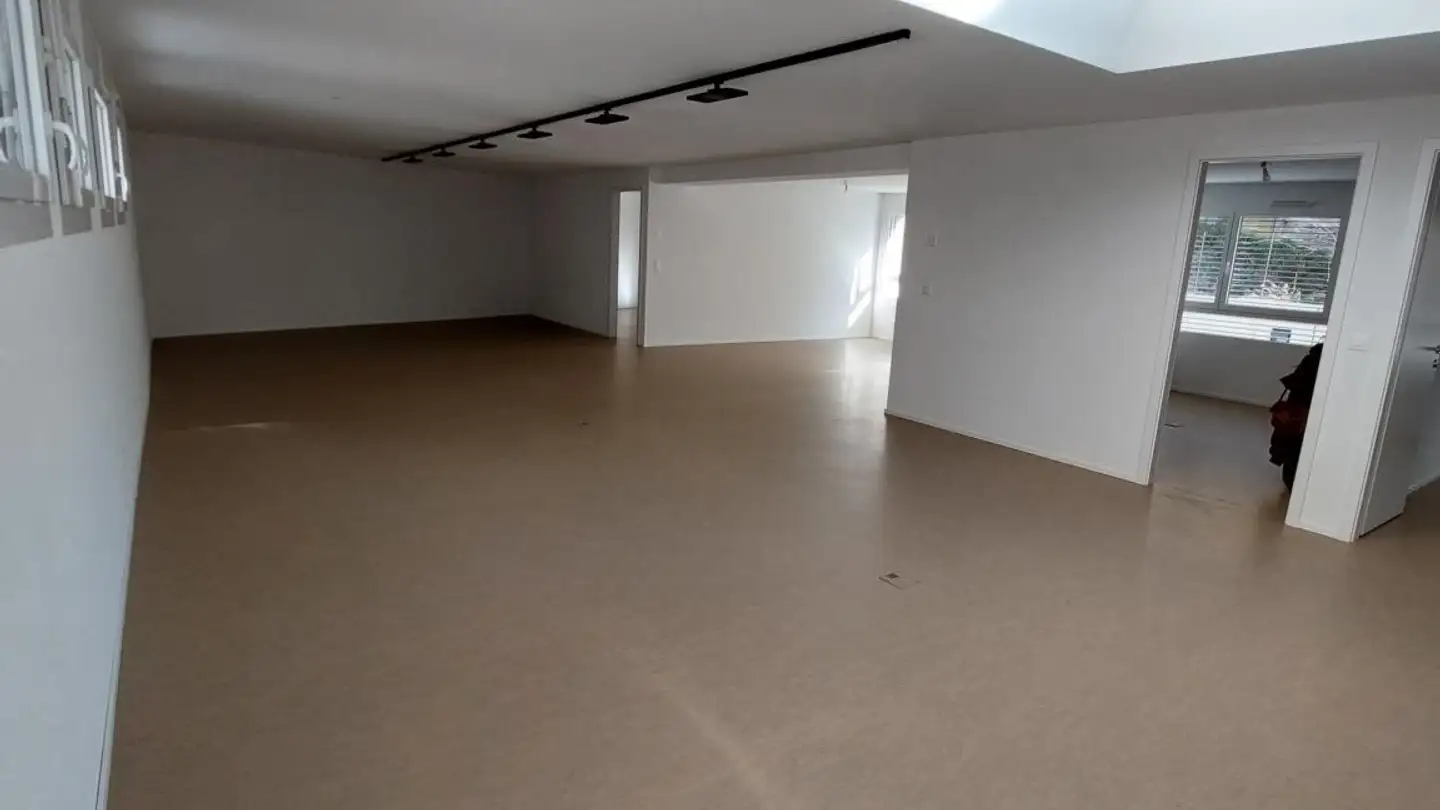 Office space for sale - Avenue Des Platanes 8, 3960 Sierre - Photo 2