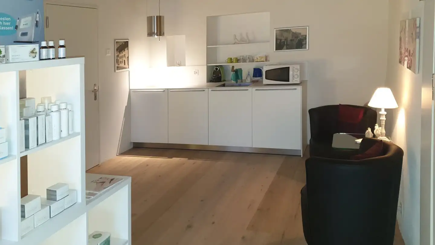 Commerciale in affitto - Delsbergerstrasse 52, 4242 Laufen - Foto 2