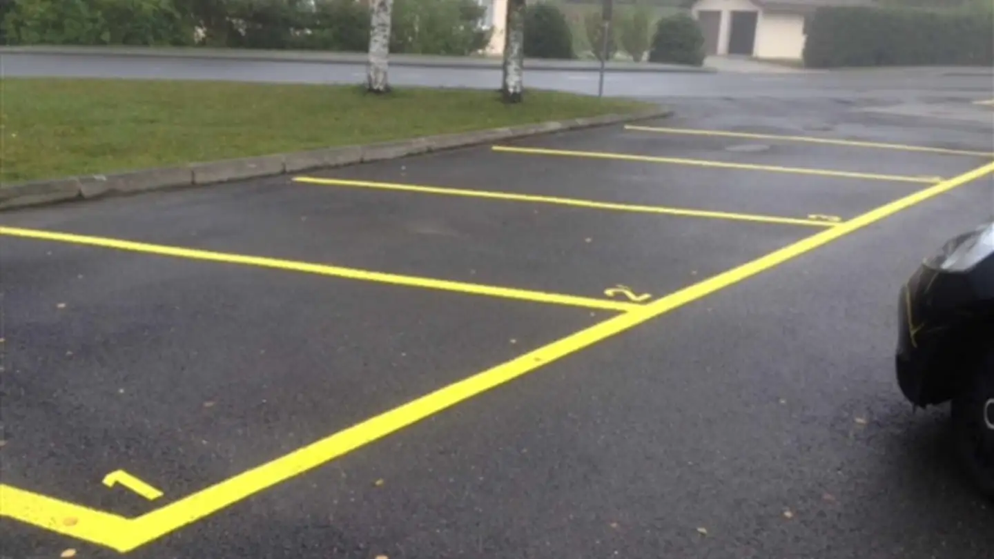 Outdoor parking space for rent - Rue Georges-Henri Piguet 1, 1347 Le Sentier