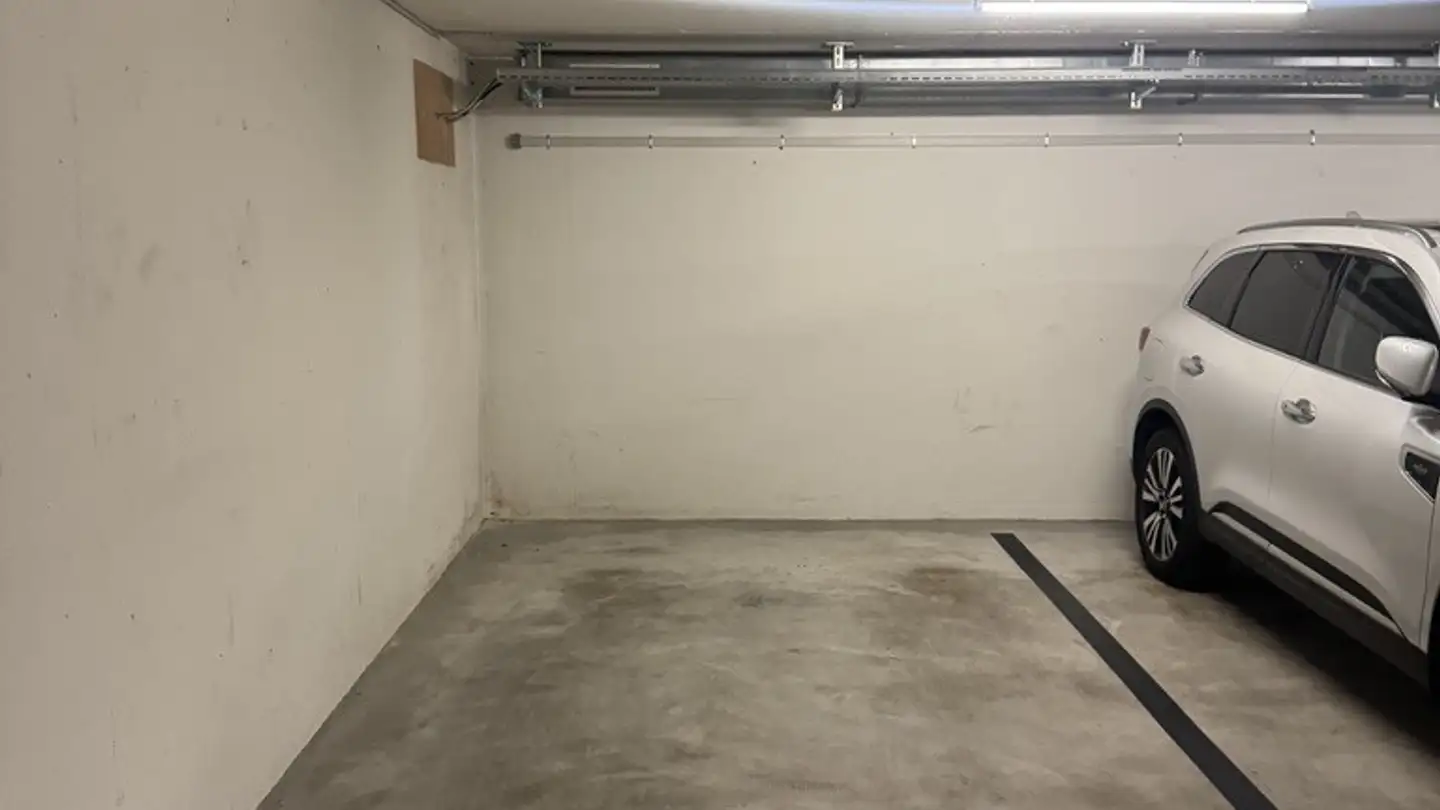 Garage singolo in affitto - Bernhofstrasse 37, 8134 Adliswil