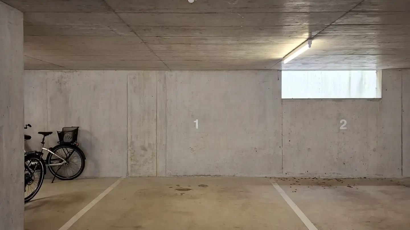 Place de parking souterraine à louer - Pappelweg 4, 4950 Huttwil