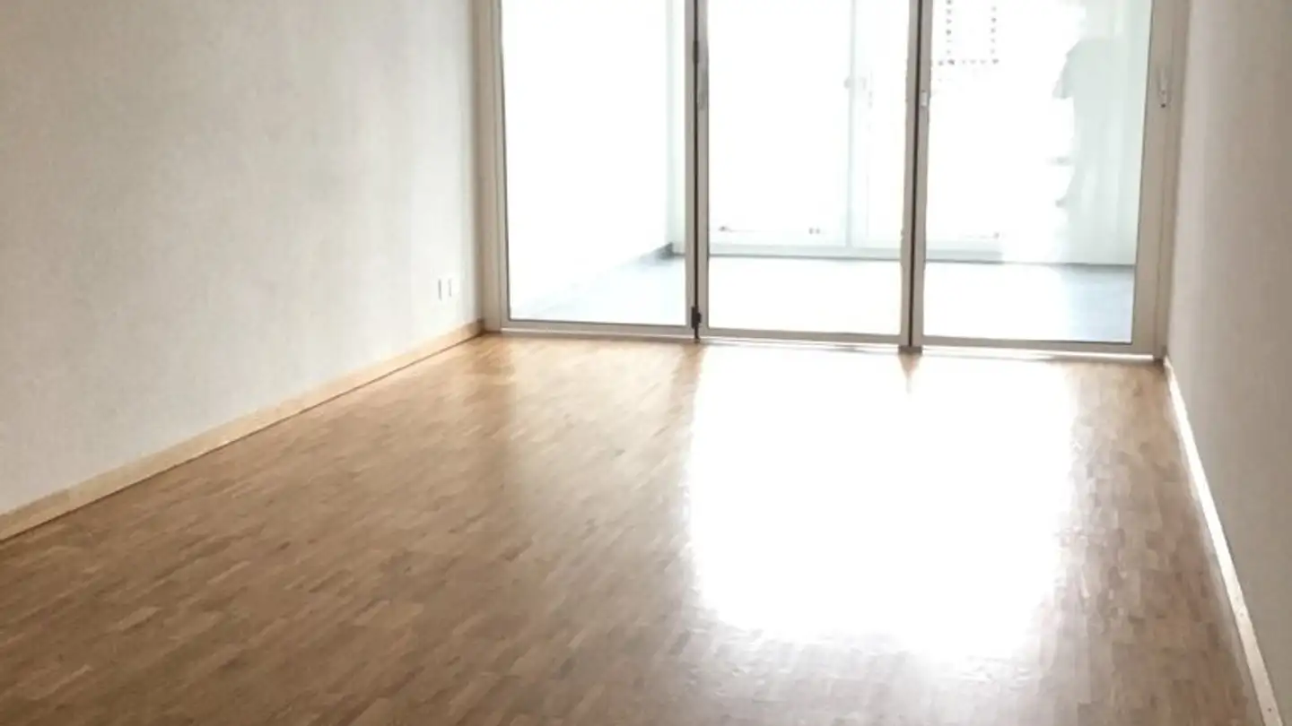 Wohnung mieten - Hagenholzstrasse, 8050 Zürich - Foto 4