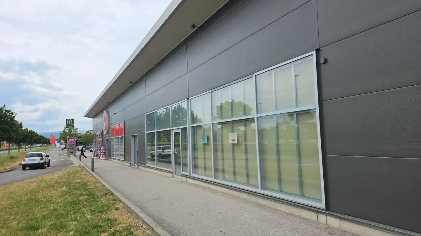 Magasin à louer - 1163 Etoy