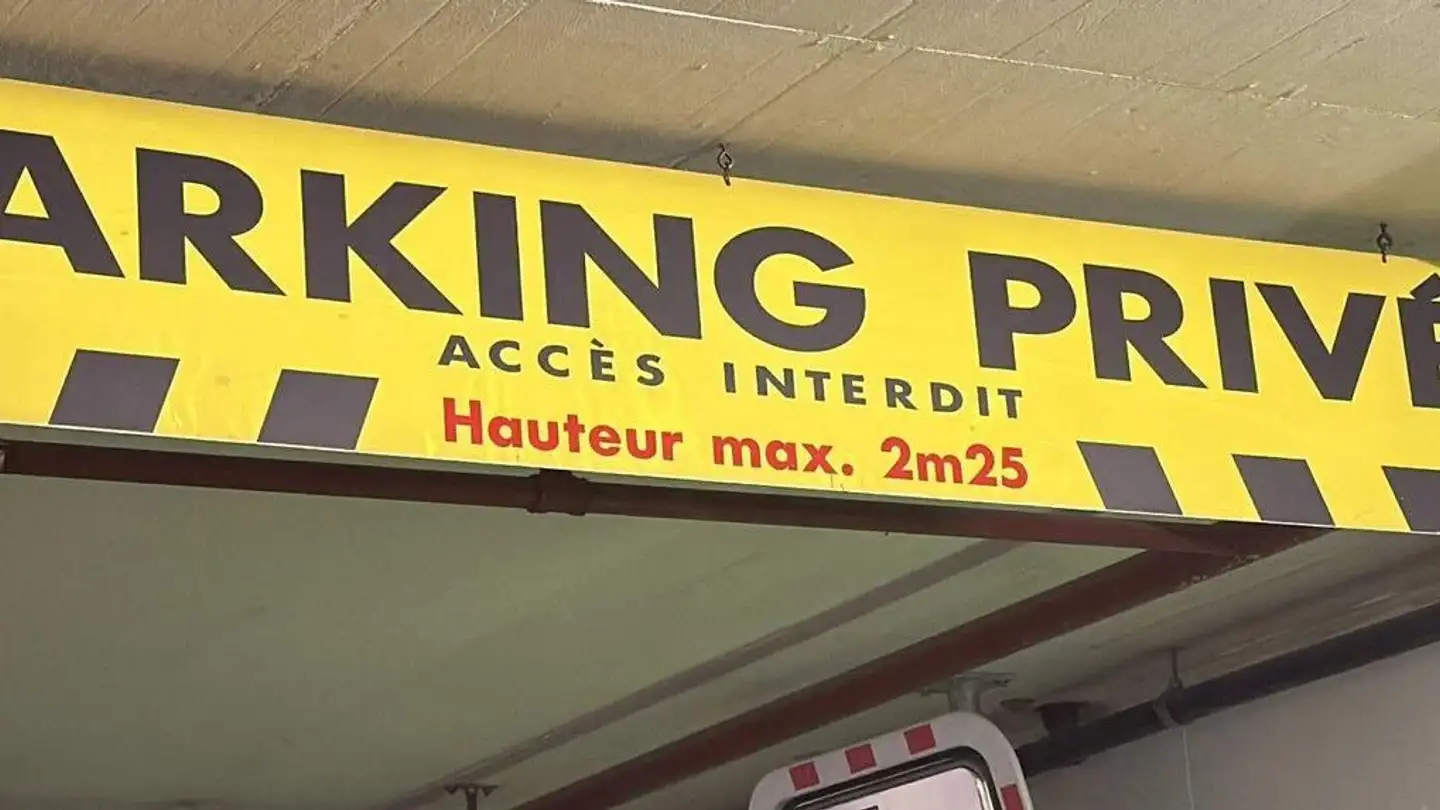 Tiefgaragenstellplatz mieten - Avenue Du Château, 3960 Sierre