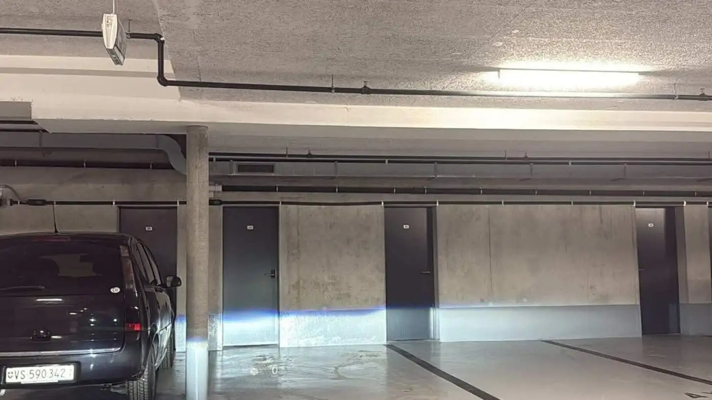 Tiefgaragenstellplatz mieten - Avenue Du Château, 3960 Sierre - Foto 3