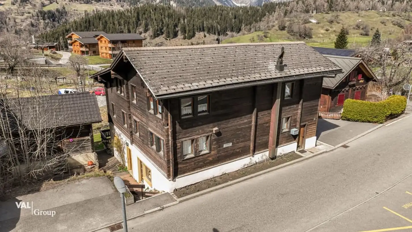 Residential building for sale - 3995 Ernen