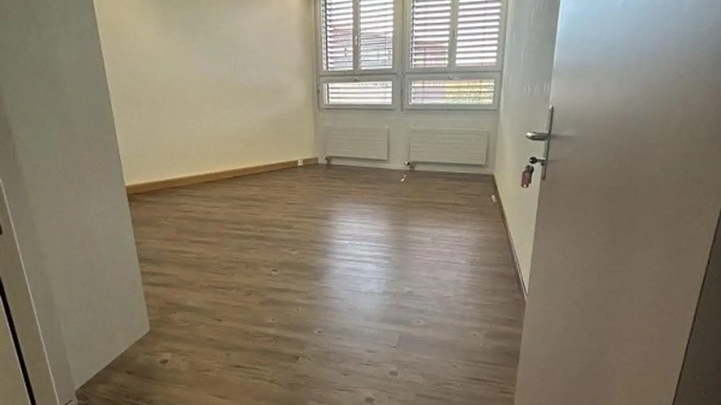 Bureau à louer - Stationsstrasse 57, 8606 Nänikon - Photo 2